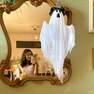 Meet your Posher, Jasmin